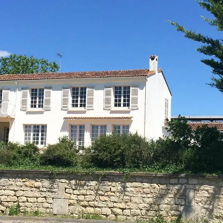 Guest house La Maison Blanche Saint-Jean-d'Angely